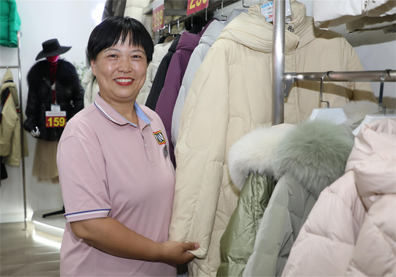 把最美的笑容留在商場 優(yōu)質(zhì)服務榜樣——劉雪艷